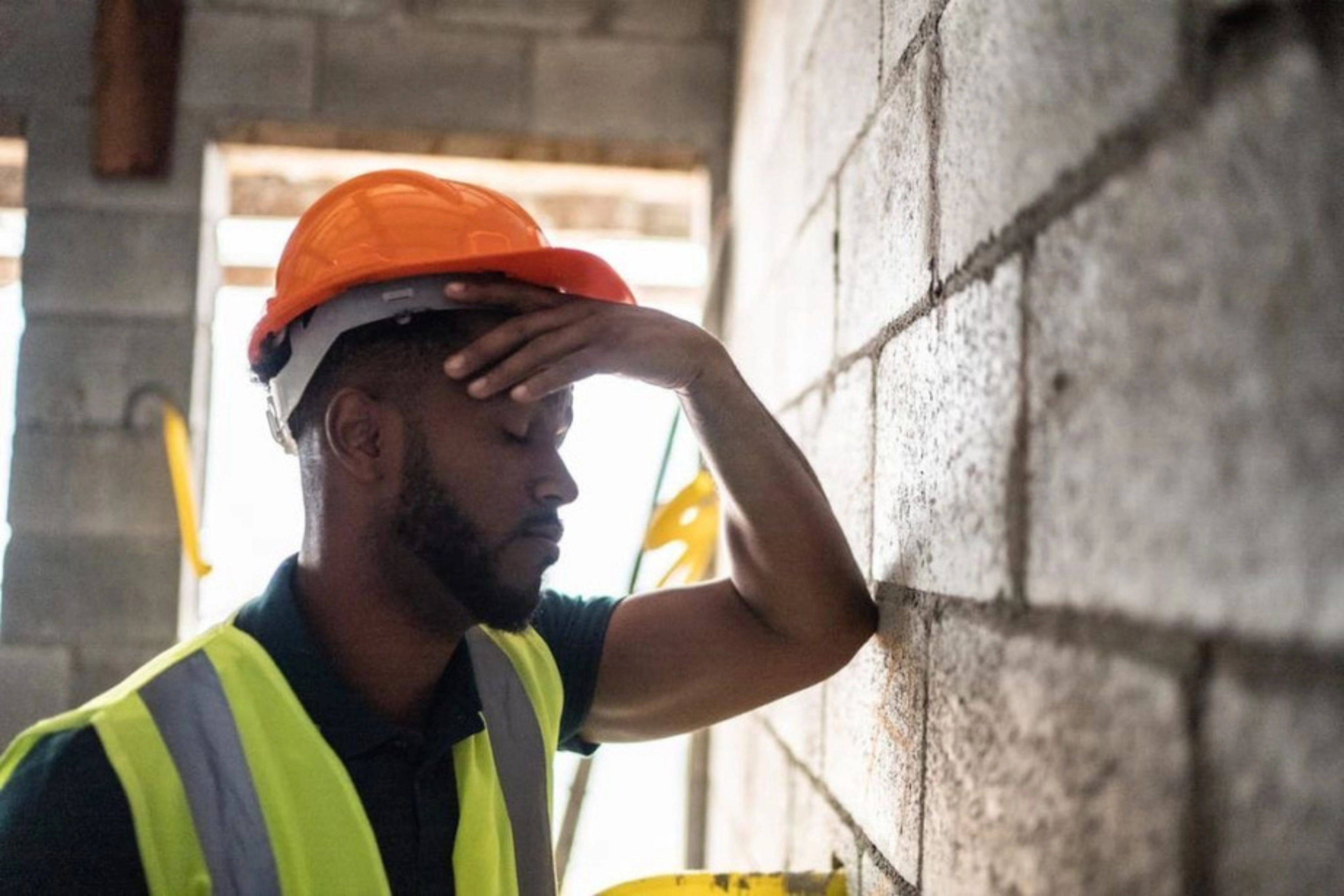 Erros Comuns que as Empresas Cometem ao Adquirir EPI